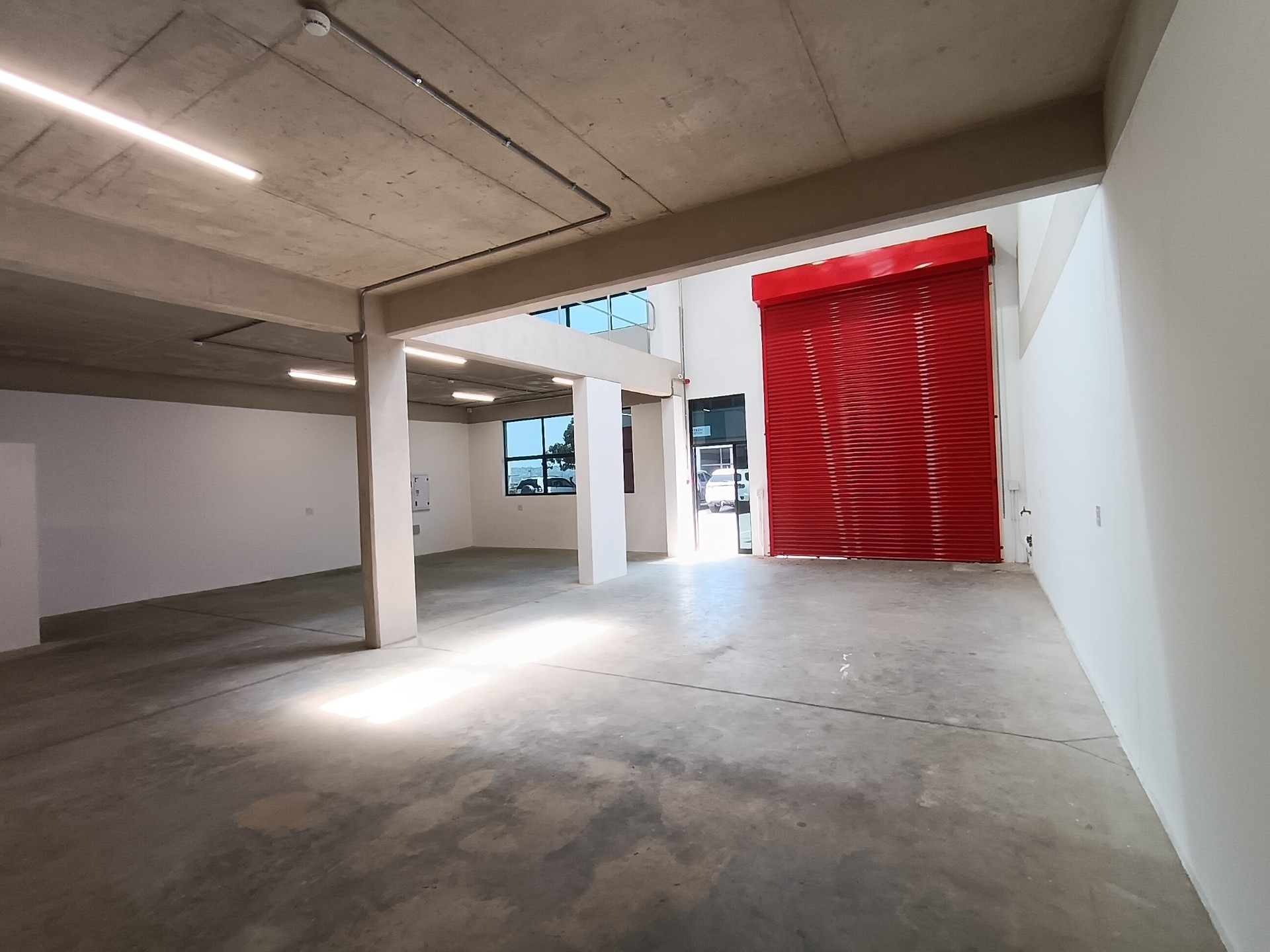 Warehouse for rent in Glen Anil, Durban North, KwaZulu Natal, 285 m²