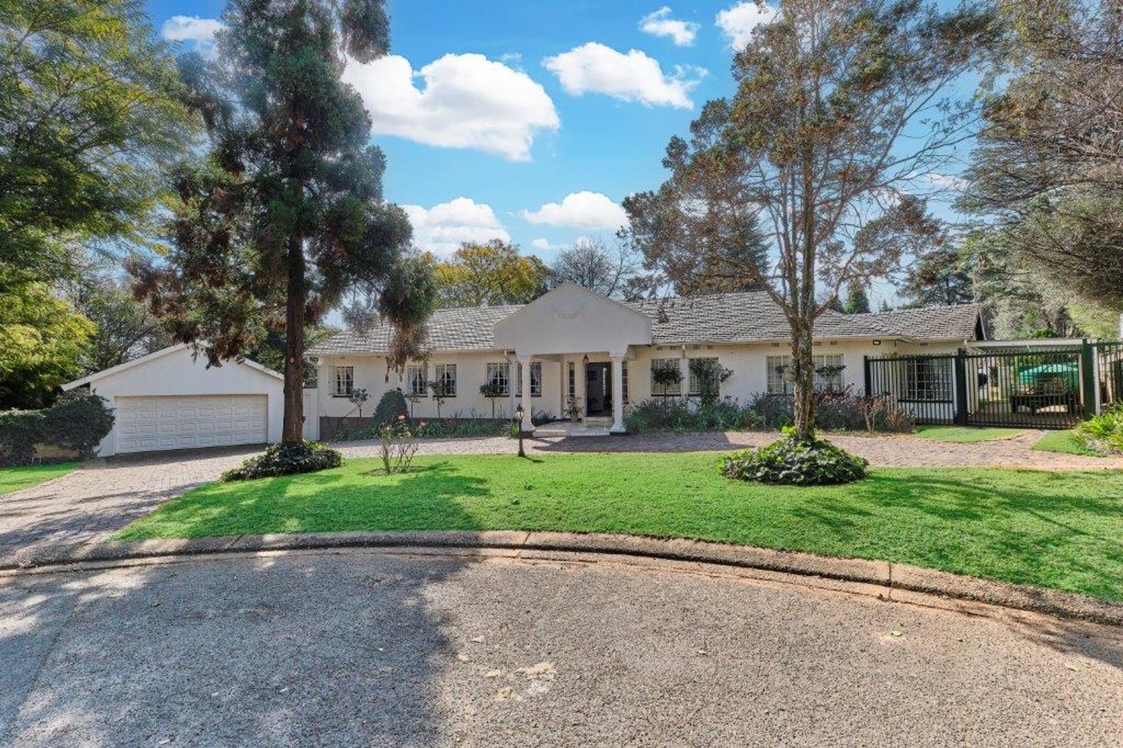 House for sale in Morningside, Sandton, 420 m²