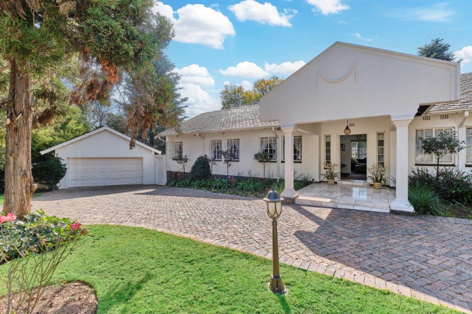 House for sale in Morningside, Sandton, 420 m²