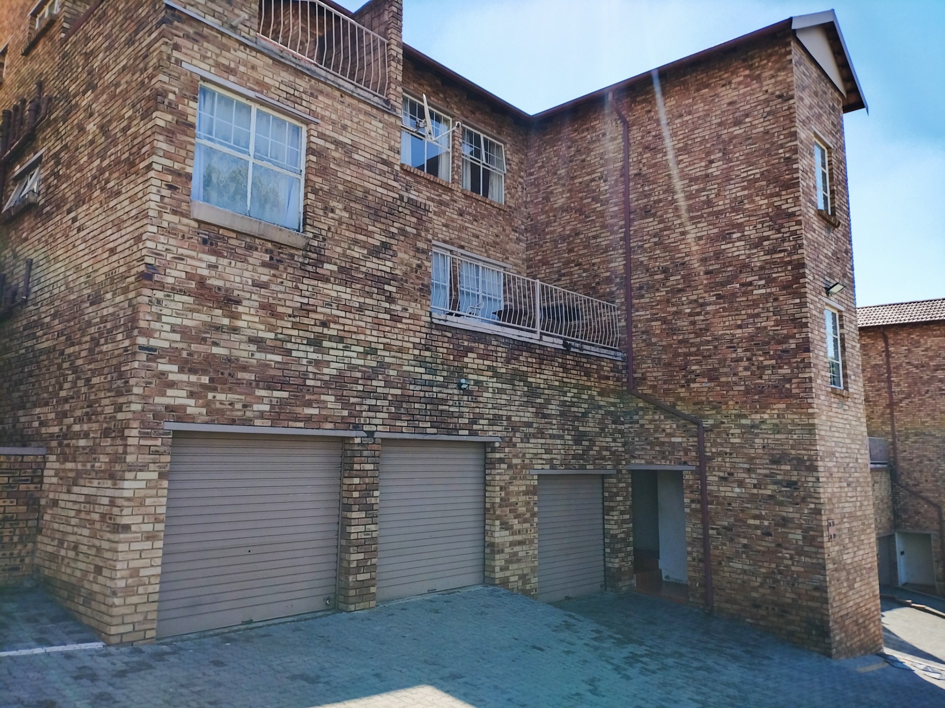 Apartment for sale in Helderkruin View, Helderkruin, Roodepoort, 85 m²