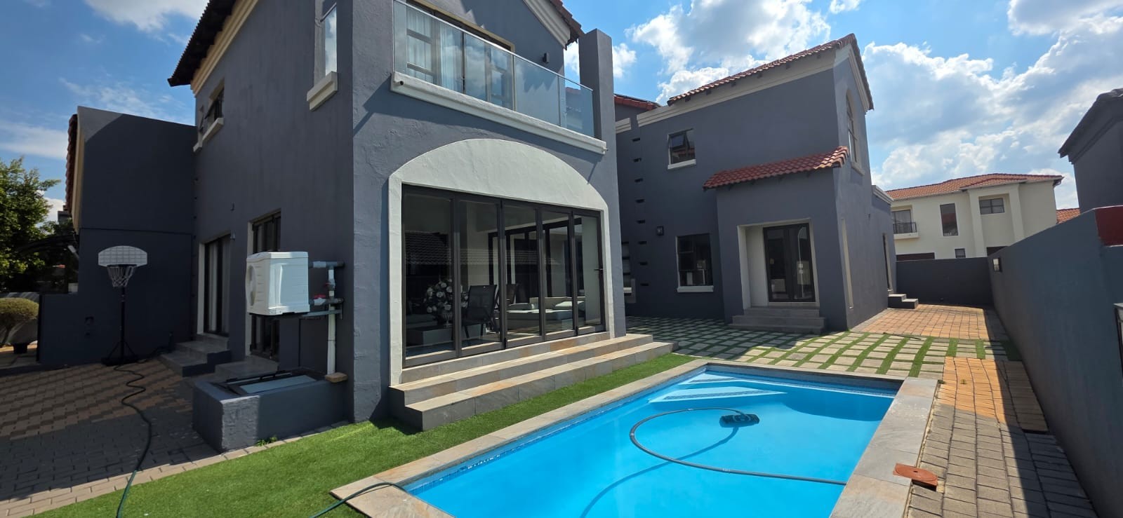 House for sale in Blue Valley Golf Estate, Centurion, 420 m²