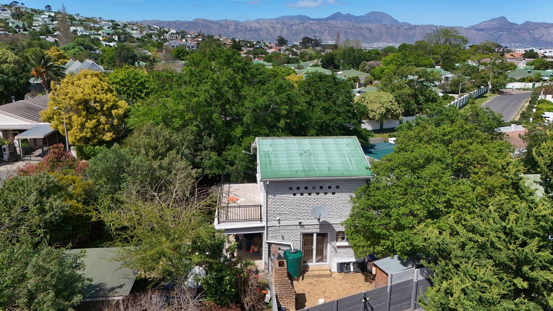 House for sale in Bizweni, Somerset West, 206 m²