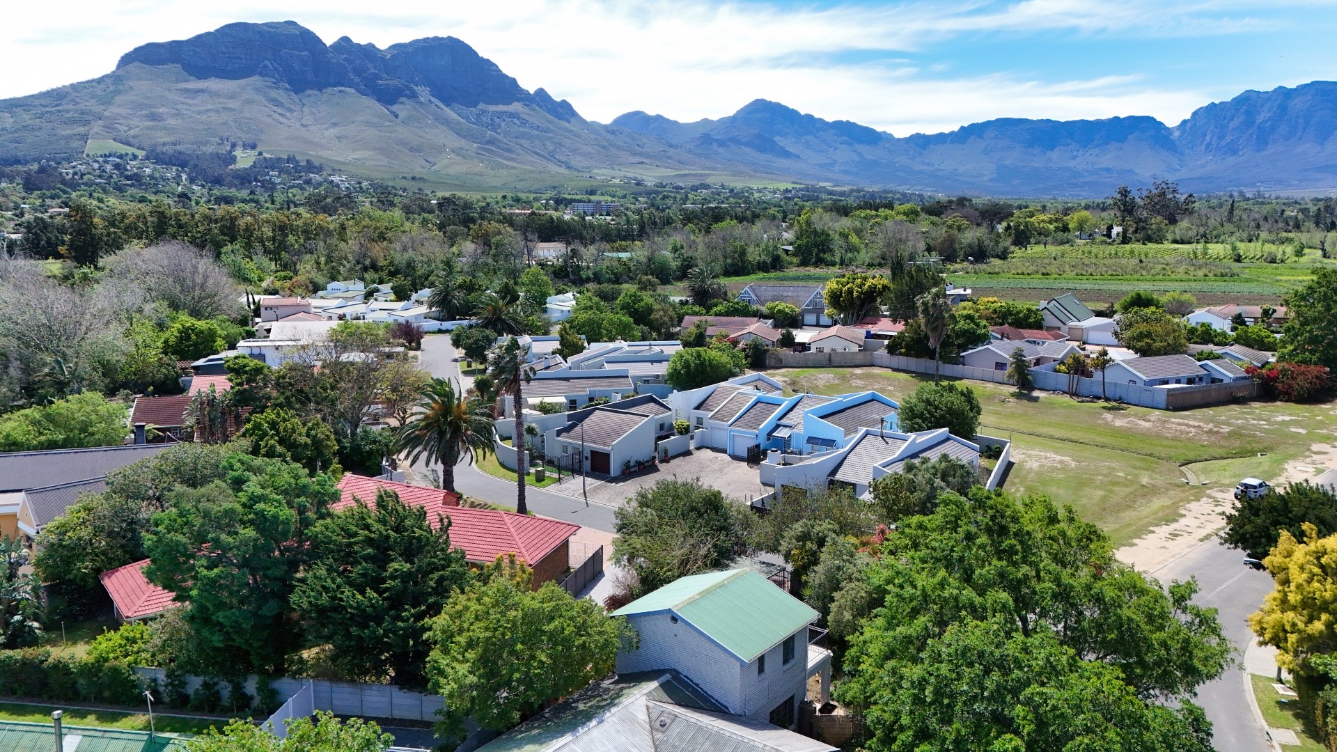 House for sale in Bizweni, Somerset West, 206 m²
