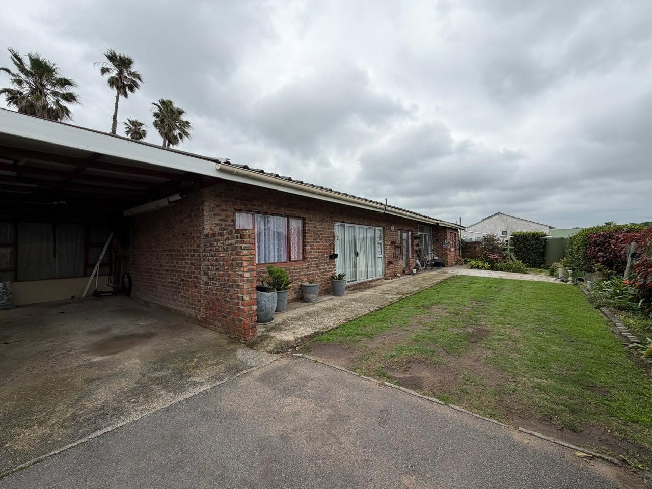 House for sale in Queensberry Bay, East London, 290 m²