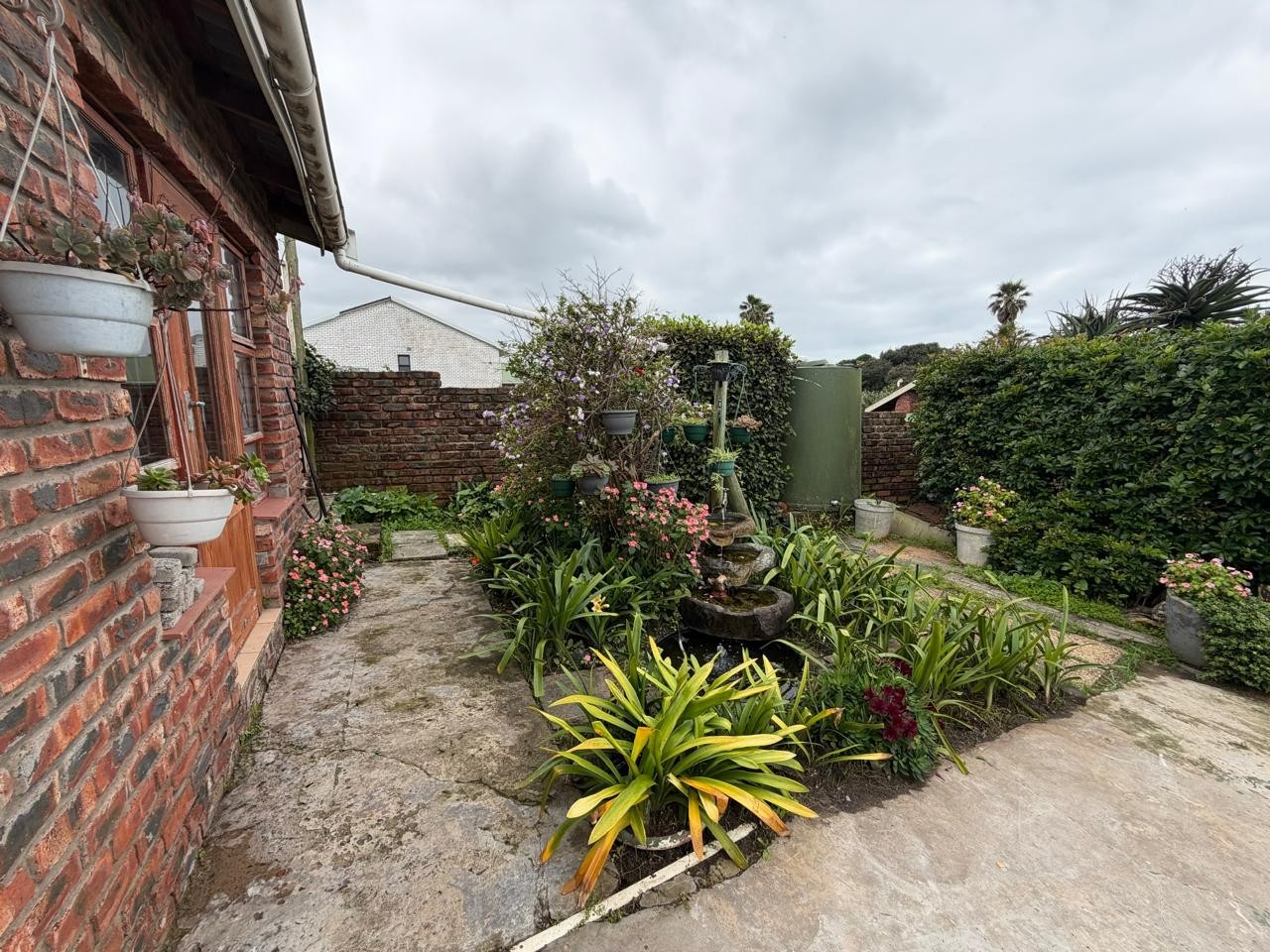 House for sale in Queensberry Bay, East London, 290 m²