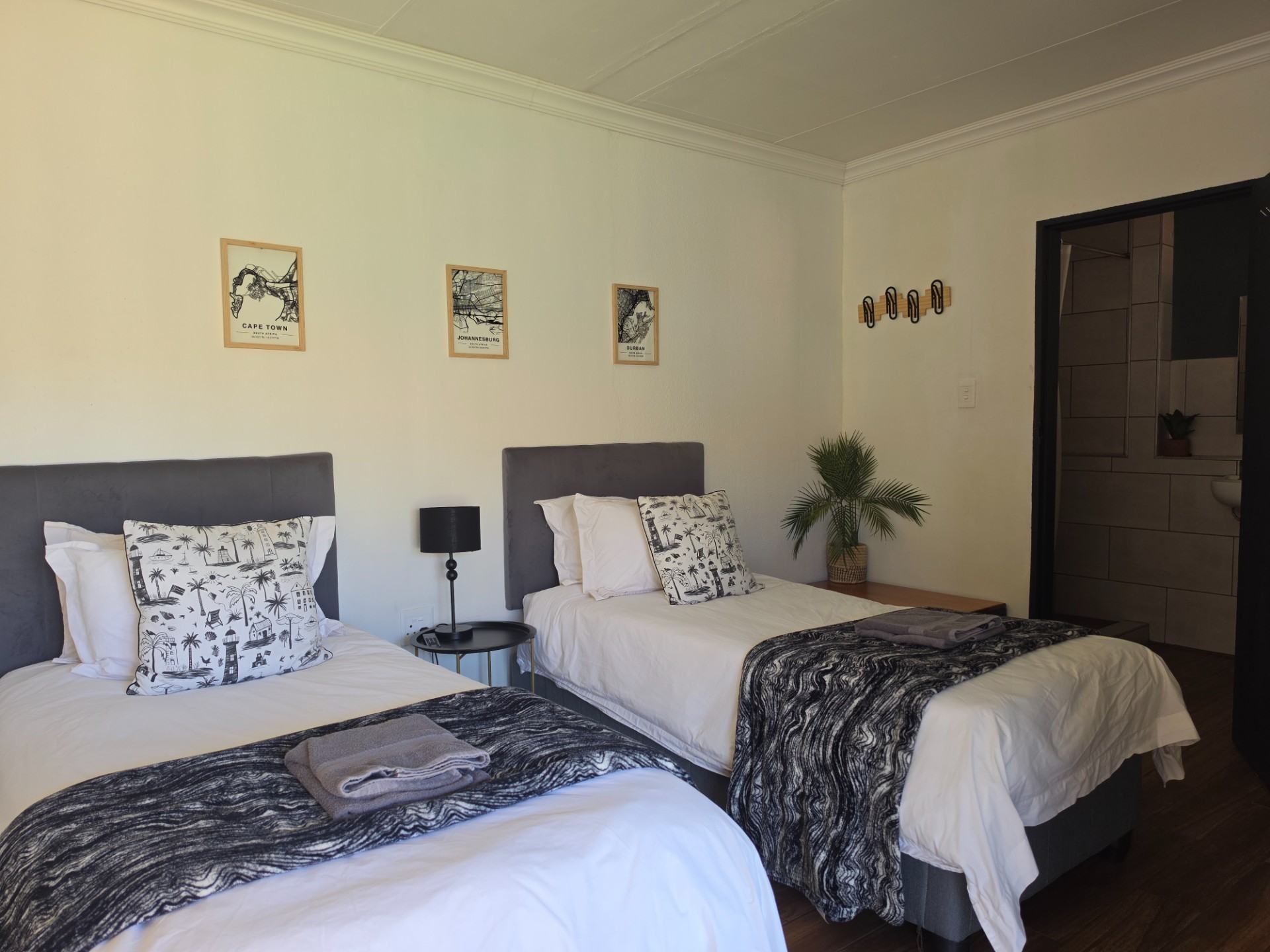 Guest House for sale in Aerorand, Middelburg, 380 m²