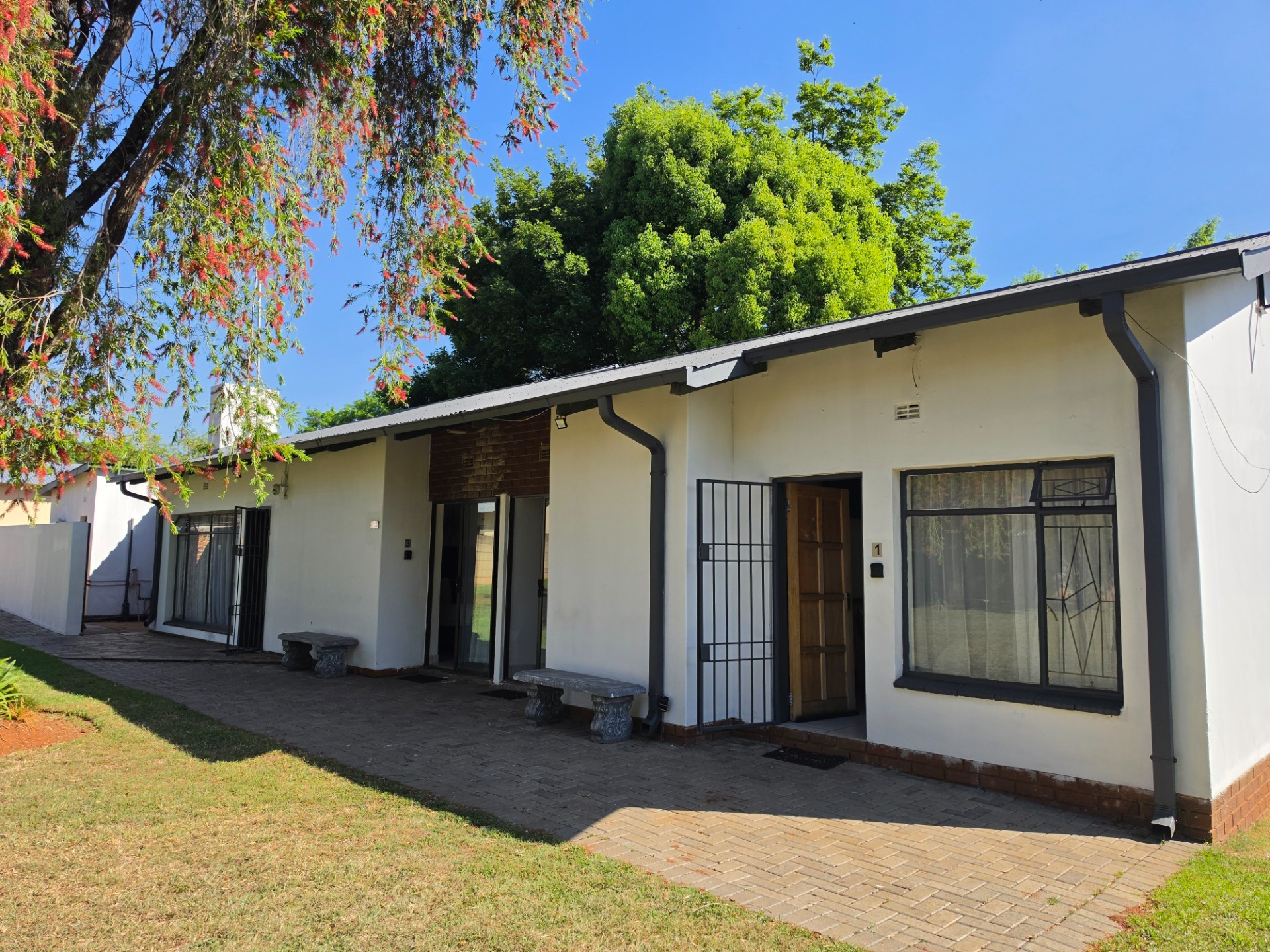 Guest House for sale in Kanonkop, Middelburg, 1498 m²