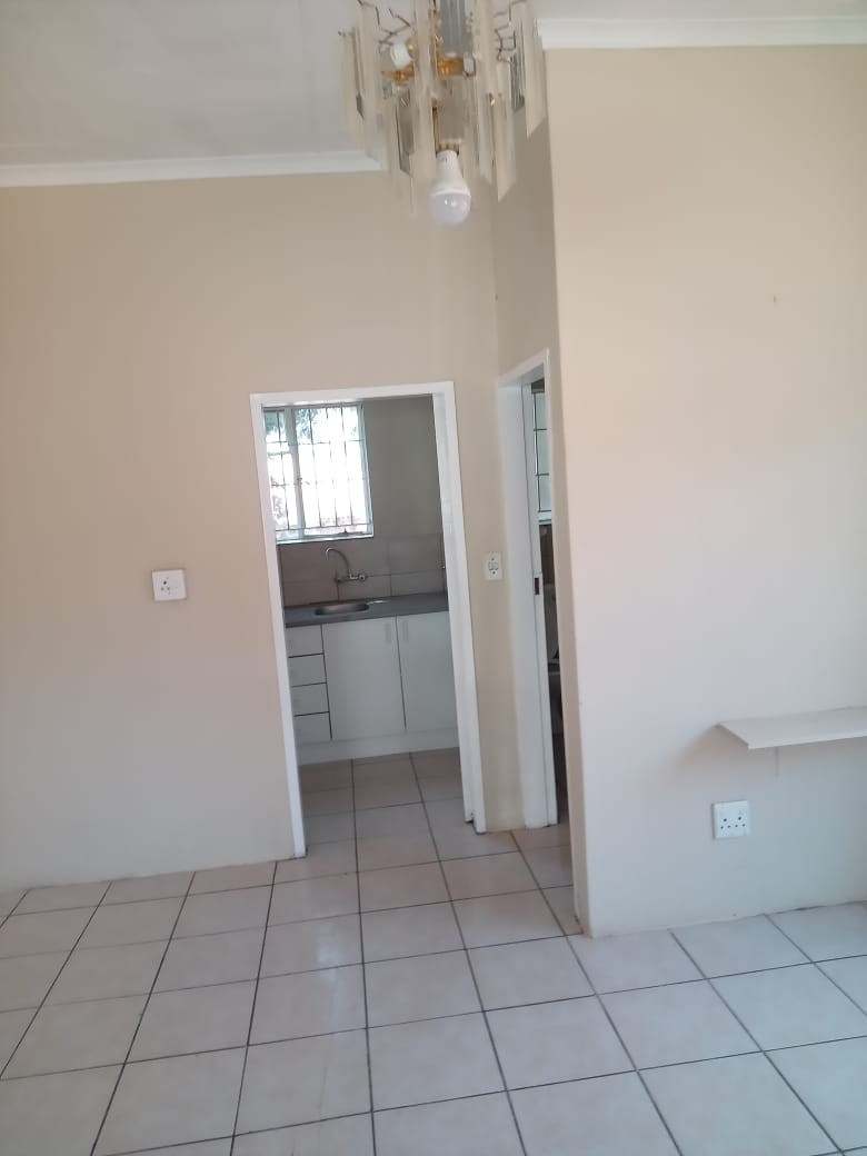 Cottage for rent in Observatory, Johannesburg