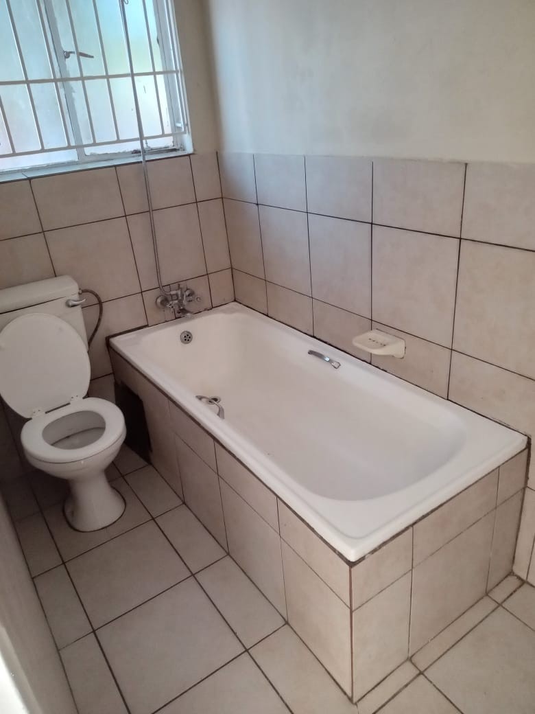 Cottage for rent in Observatory, Johannesburg