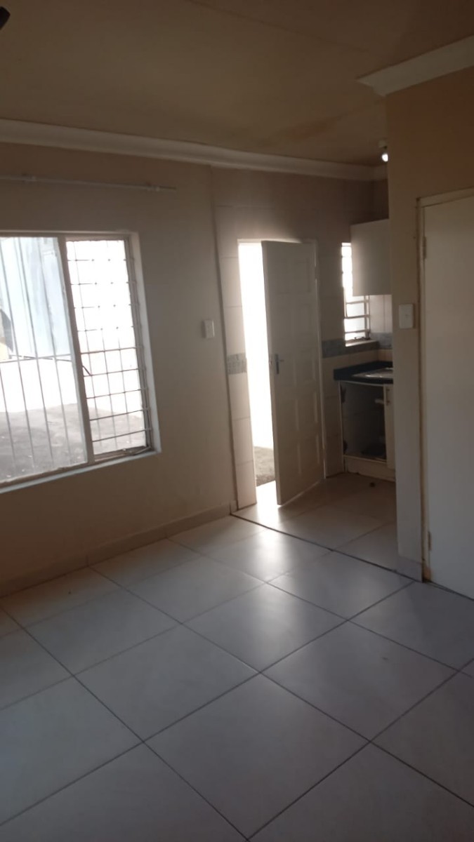 Cottage for rent in Observatory, Johannesburg