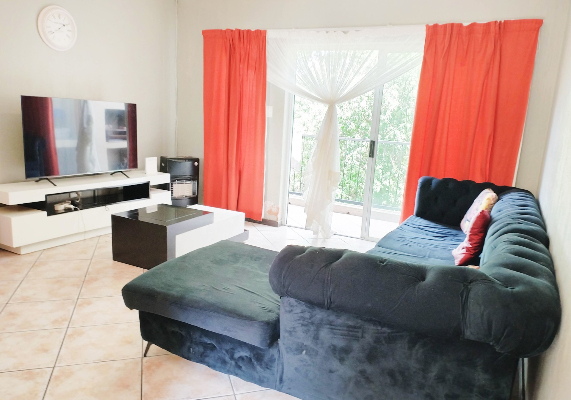 Apartment for sale in Wilgeheuwel, Roodepoort, 67 m²