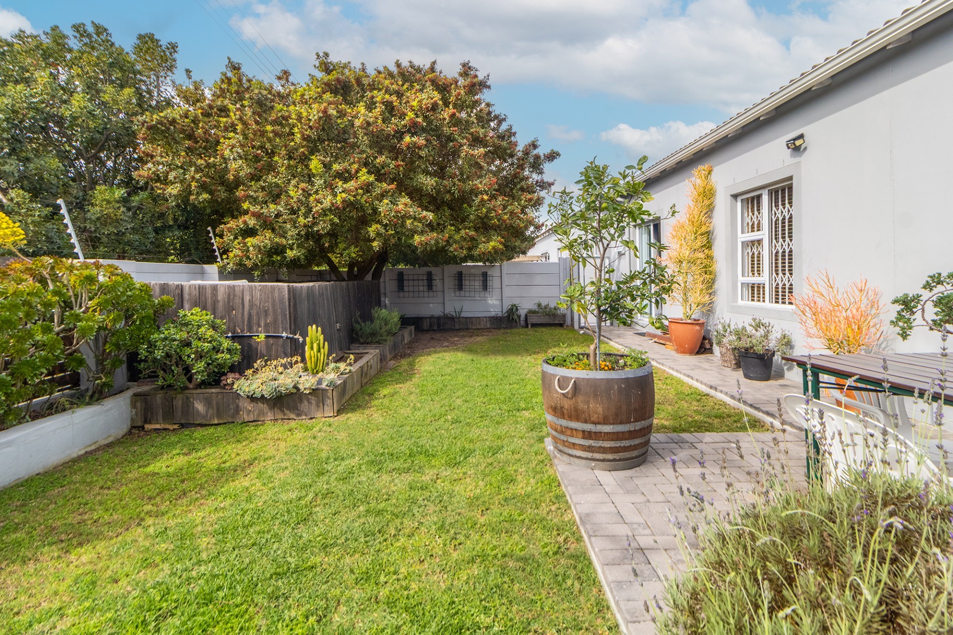 Townhouse for sale in Table View, Blouberg, 105 m²