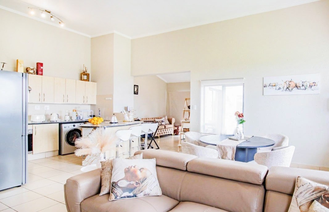 Penthouse for sale in Jackal Creek Golf Estate, Randburg, 123 m²