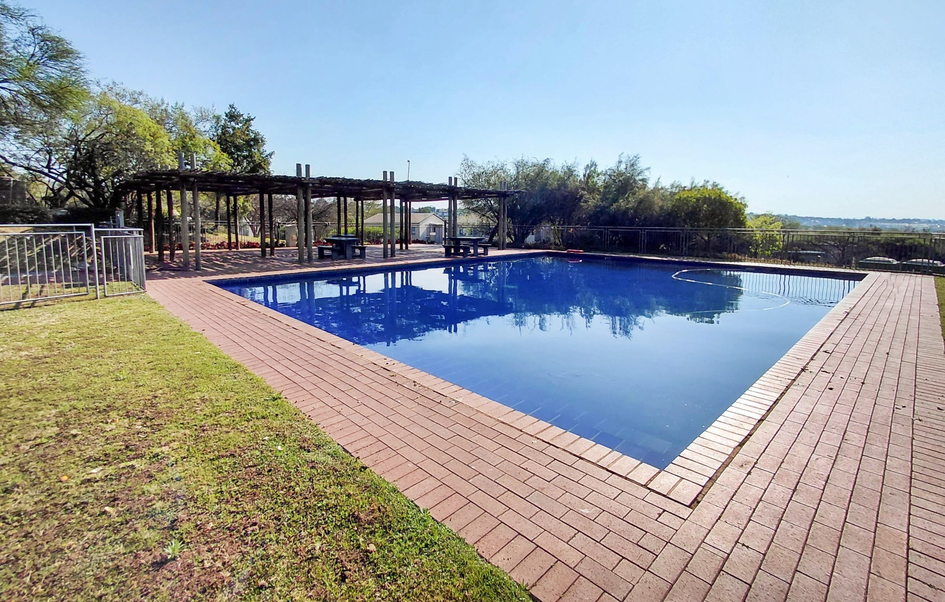 Penthouse for sale in Jackal Creek Golf Estate, Randburg, 123 m²