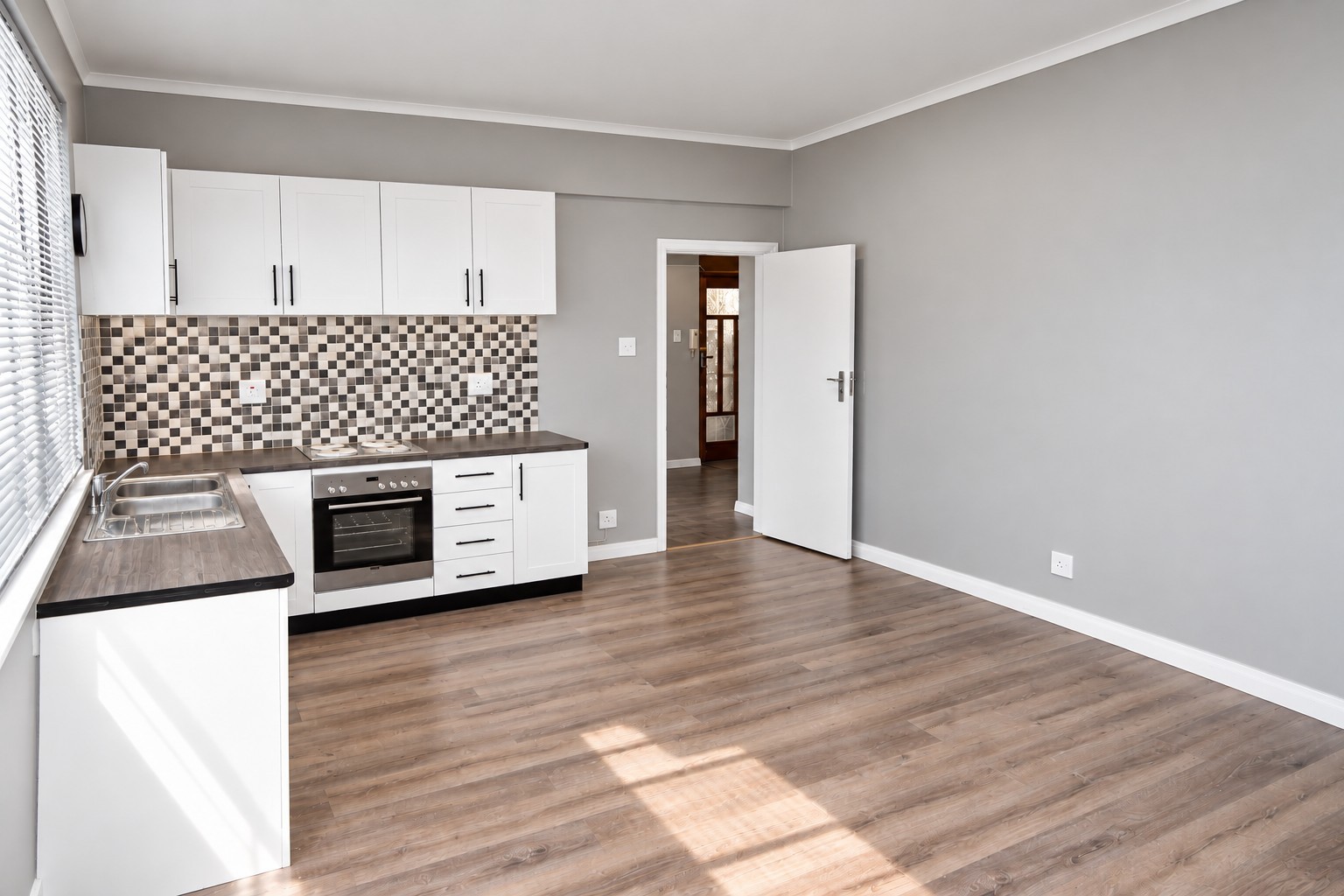 Apartment for sale in Goodwood Estate, Goodwood, Ascot Court, 1 Dellwyn Road, Goodwood Estate, Goodwood, Western Cape, 95 m²