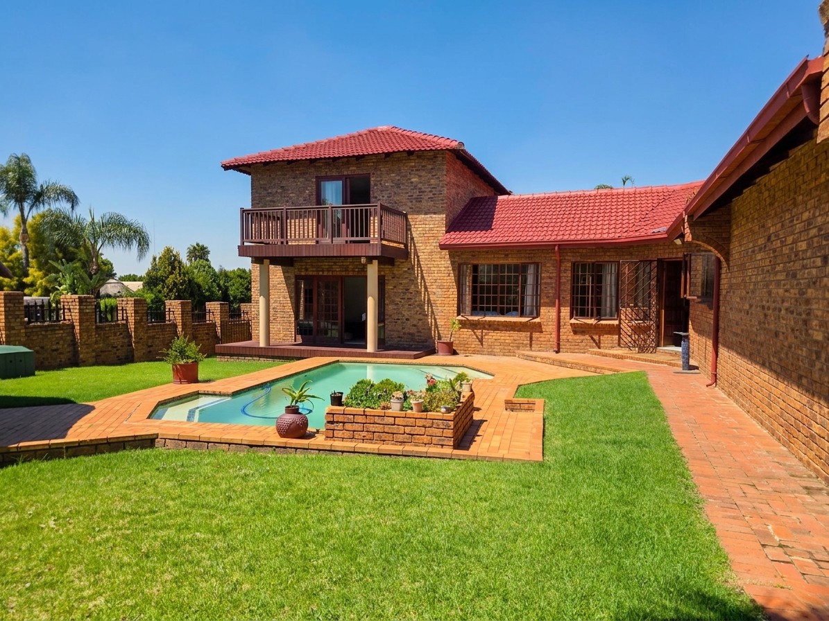 House for sale in Glen Marais, Kempton Park, 326 m²