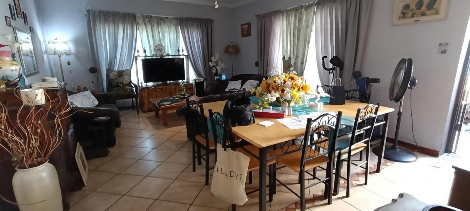 House for sale in Beaconsfield, Kimberley, 188 m²
