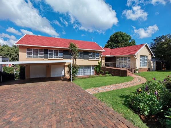 House for sale in De Wetshof, Johannesburg, 377 m²
