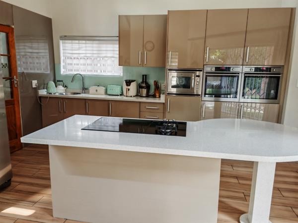 House for sale in Houghton Estate, Johannesburg, 1031 m²