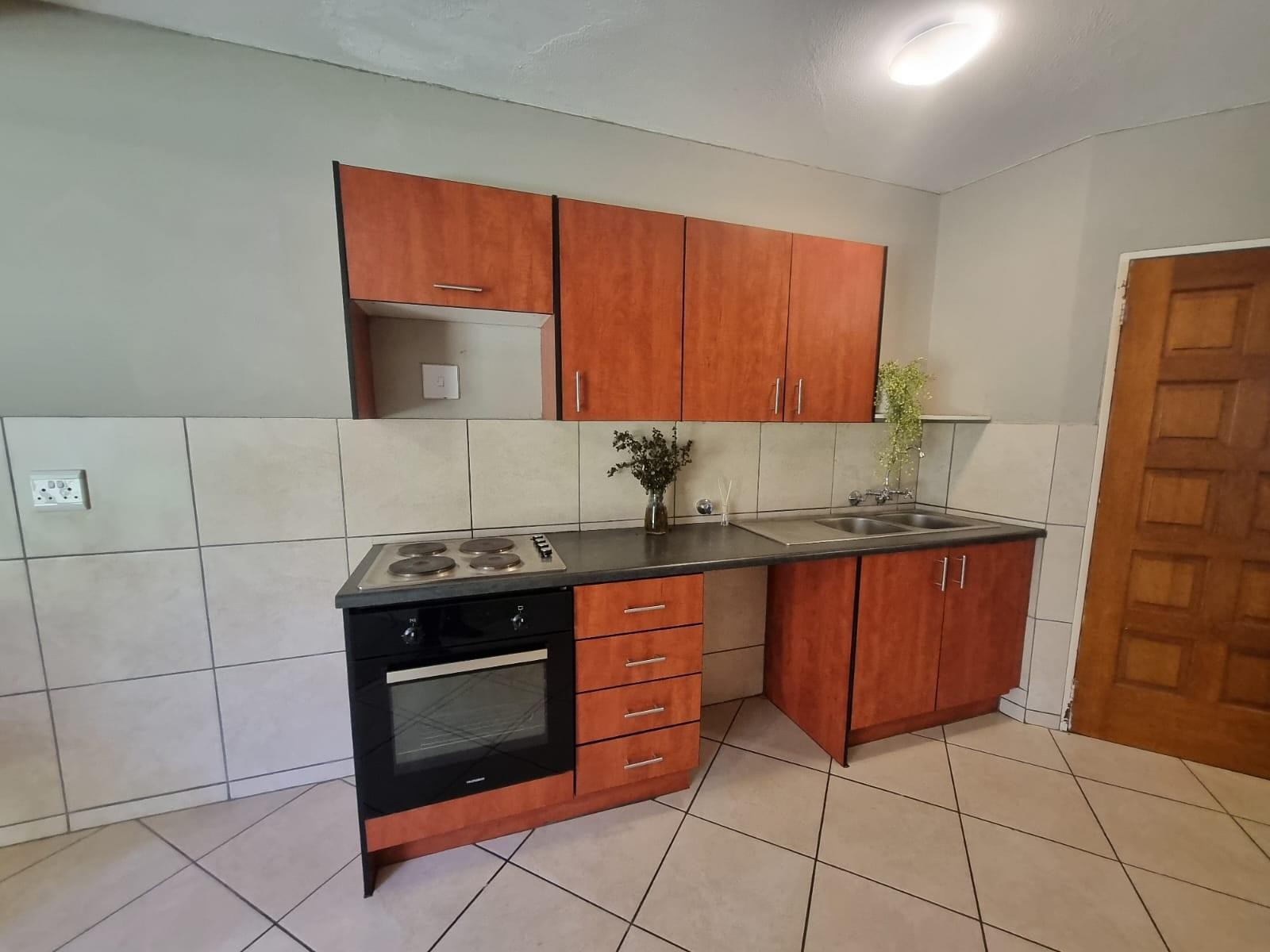 Apartment for rent in Radiokop, Roodepoort, 59 m²