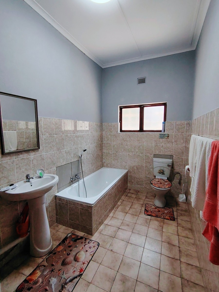 Townhouse for sale in Uvongo Beach, Margate, KwaZulu Natal, 137 m²