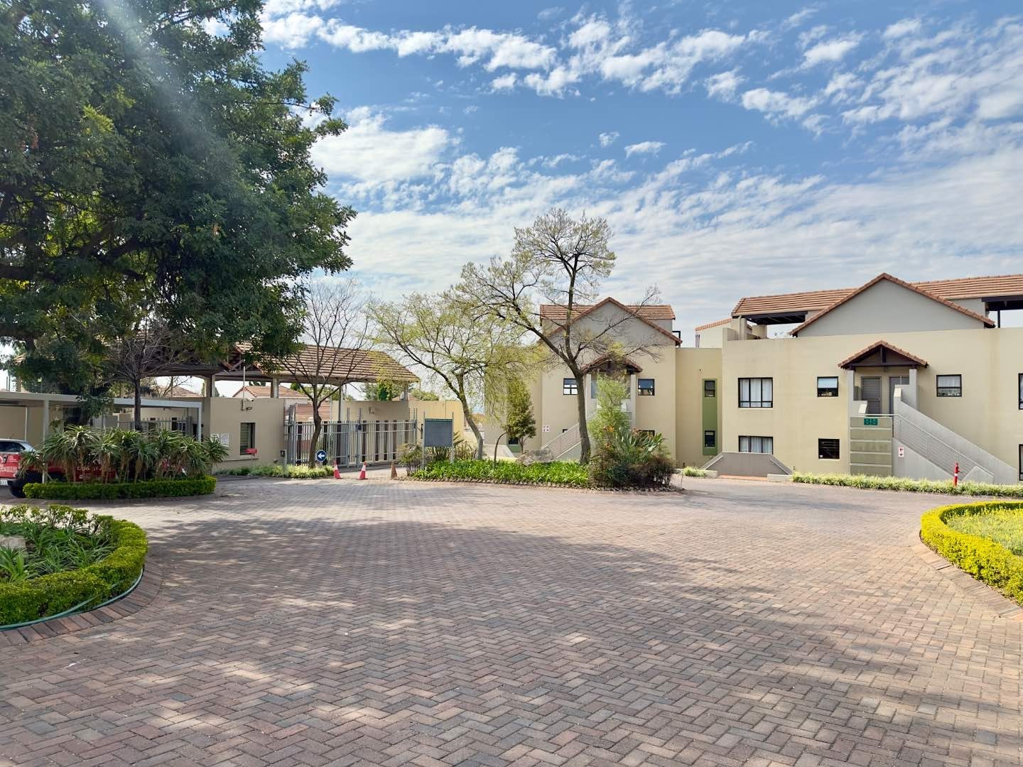 Apartment for rent in Broadacres, Sandton