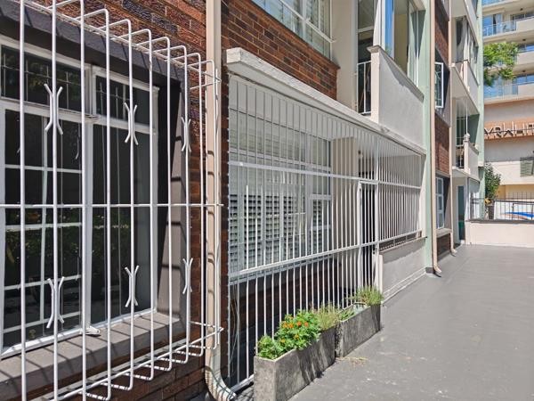Apartment for sale in Rosebank, Johannesburg, 85 m²