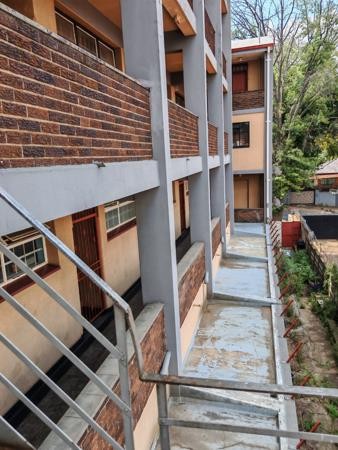 Complex for sale in Cyrildene, Johannesburg, 988 m²