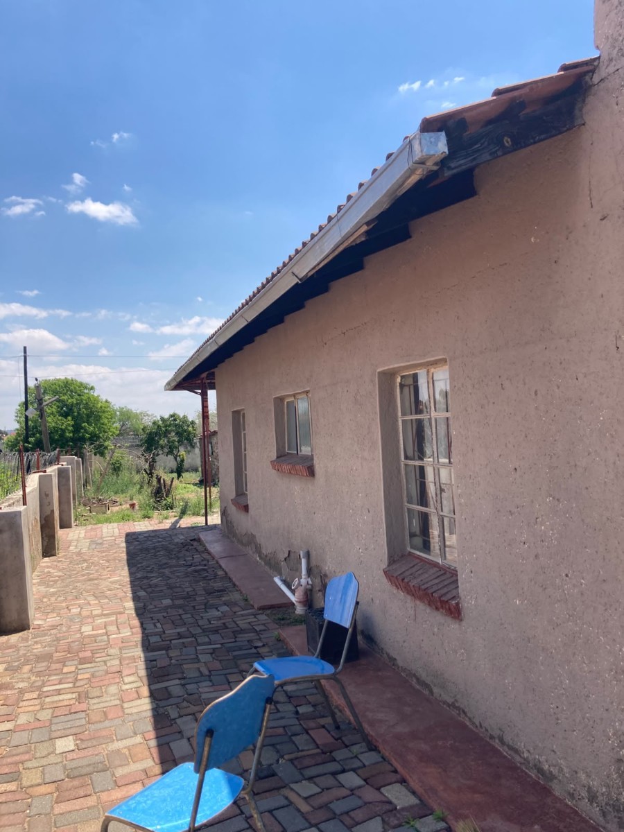 House for sale in Seshego H, Seshego, Polokwane, 450 m²