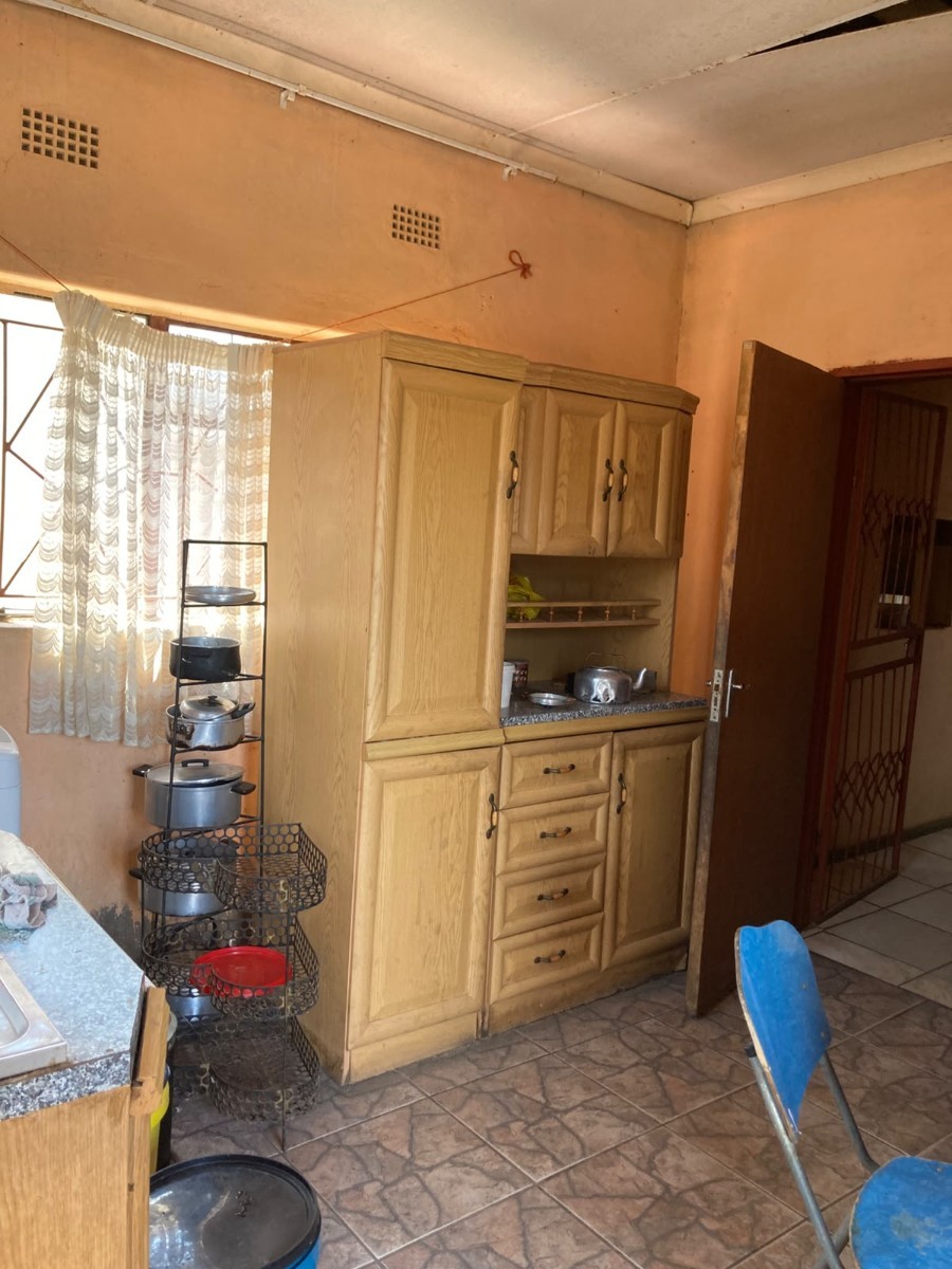 House for sale in Seshego H, Seshego, Polokwane, 450 m²