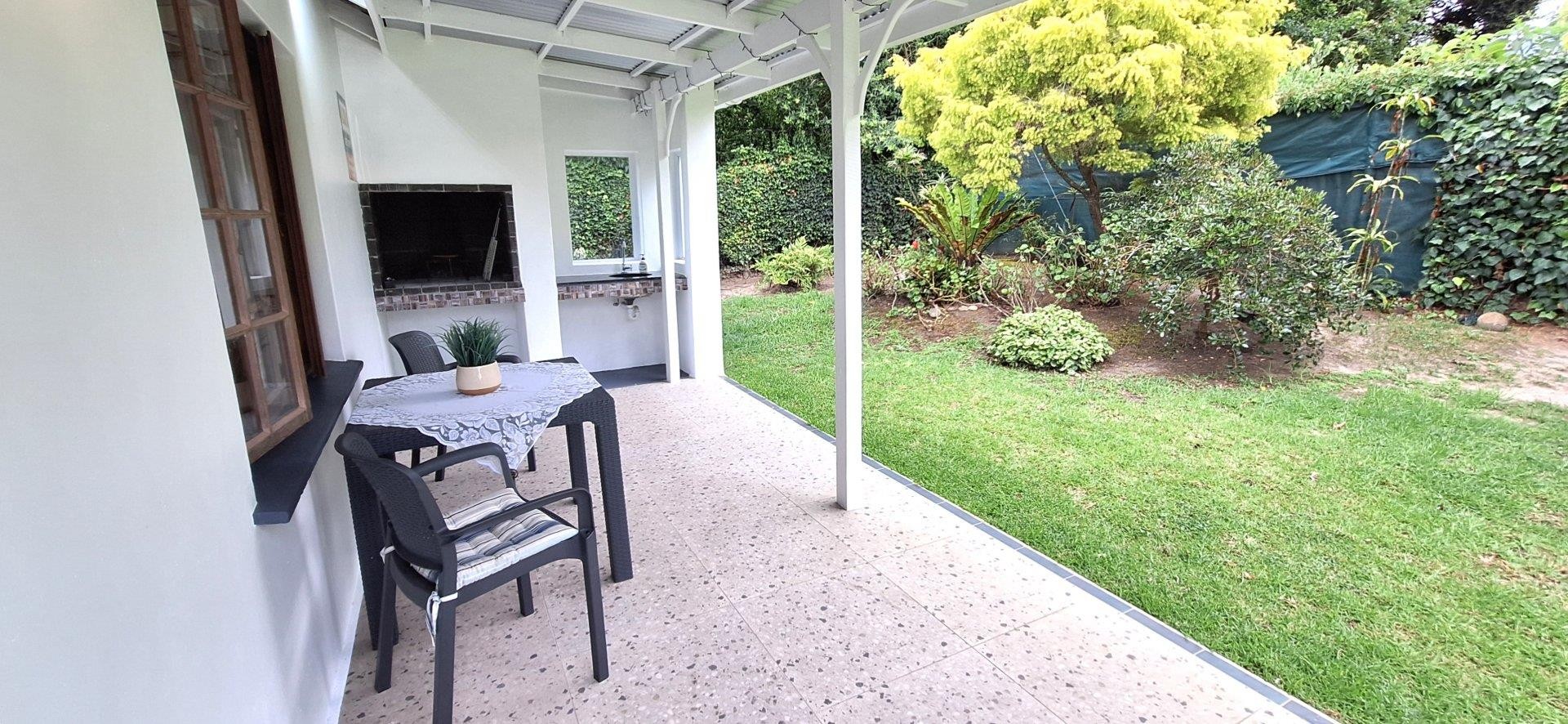 Apartment for rent in Knysna Central, Knysna, 34 m²