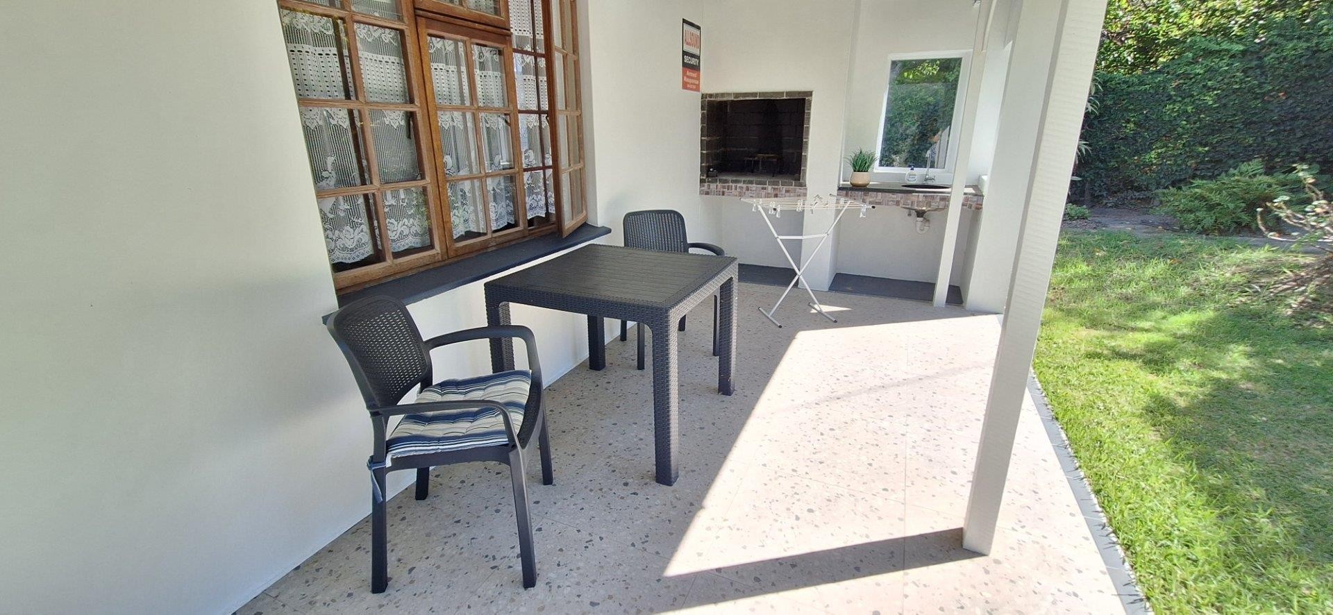 Apartment for rent in Knysna Central, Knysna, 34 m²