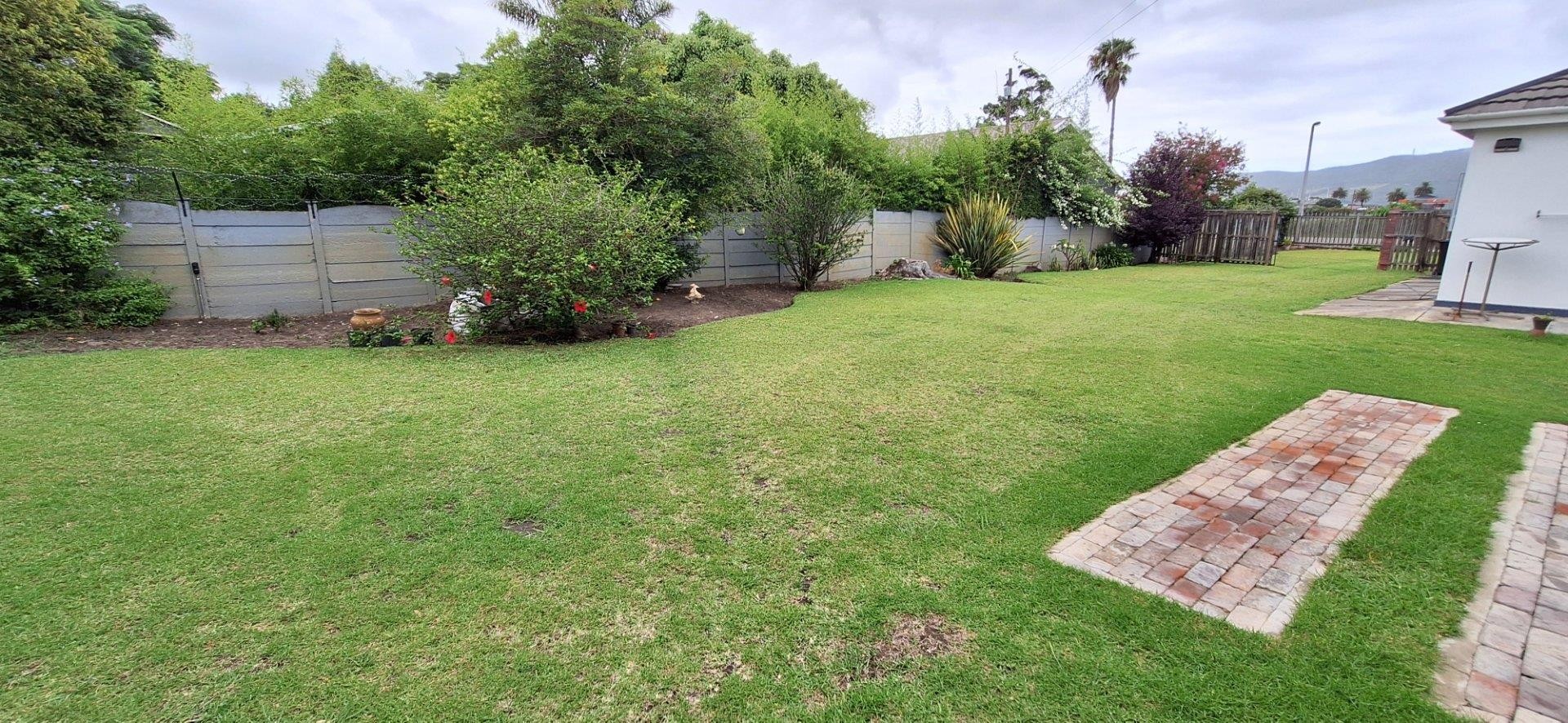 Apartment for rent in Knysna Central, Knysna, 34 m²