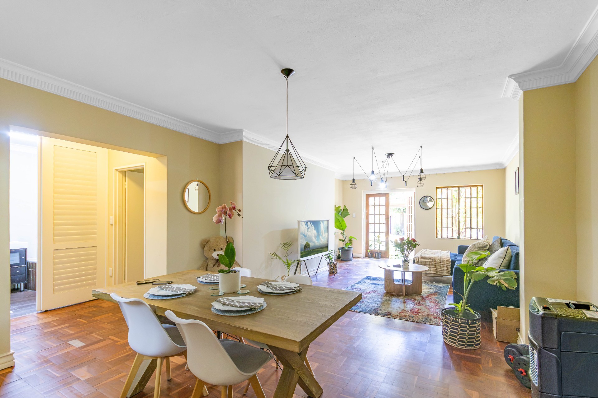 Immaculate Ground Floor 2 bed apartment For Sale in a sought-after complex in Atholl
