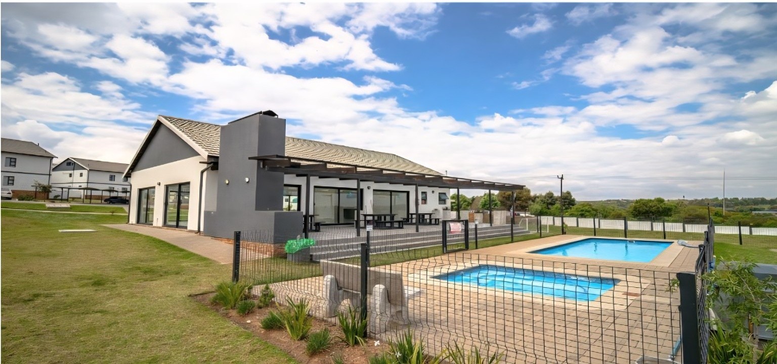 Townhouse for sale in Glen Austin AH, Midrand, 102 m²