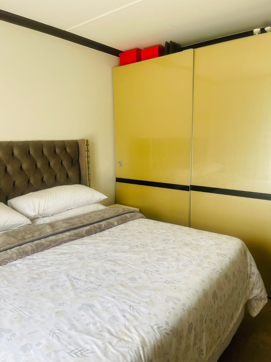 Apartment for rent in Fourways, Sandton, 69 m²