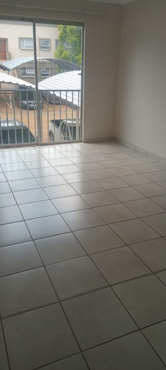 Apartment for sale in Sunnyridge, Newcastle, KwaZulu Natal, 44 m²