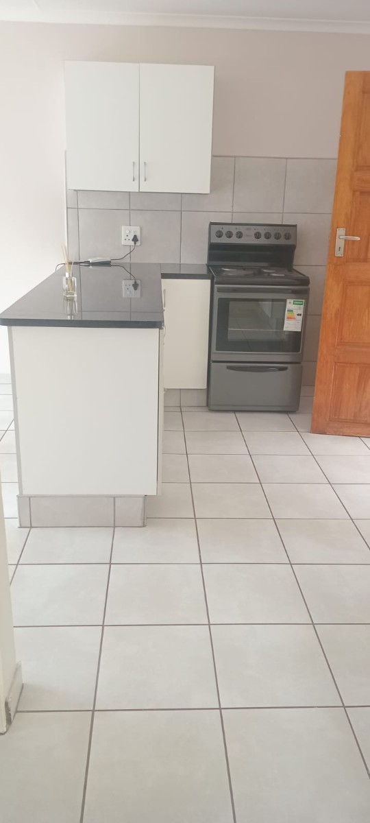 Apartment for sale in Sunnyridge, Newcastle, KwaZulu Natal, 44 m²