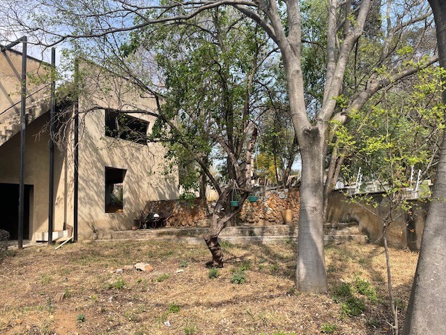 Development for sale in Rivonia, Sandton, 673 m²