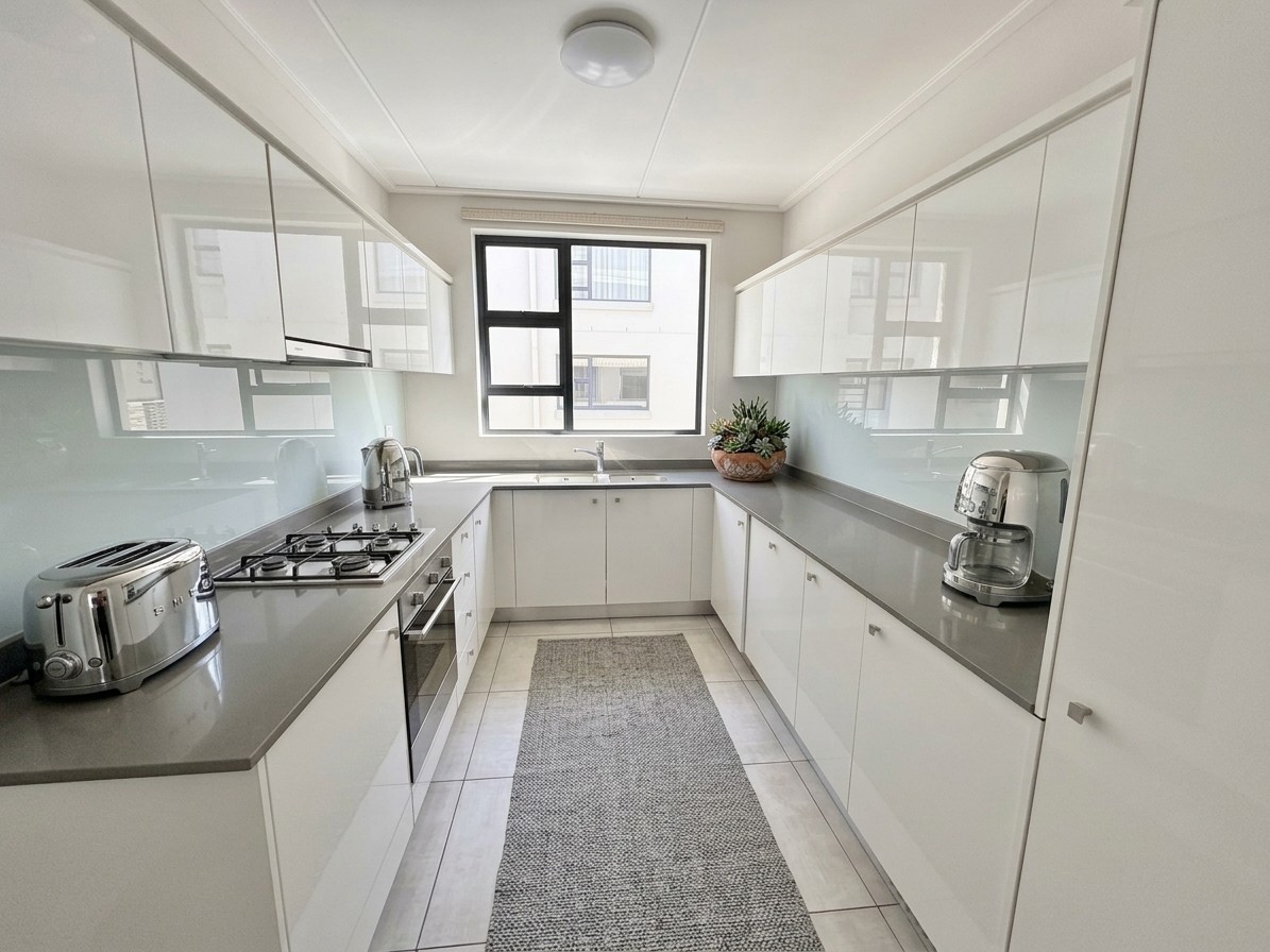Apartment for rent in The Polofields, Waterfall, Midrand, 567 JBT (1st floor), The Polofields Lifestyle Estate, 1 Polofields Drive, The Polofields, Waterfall, Midrand, Gauteng, 110 m²