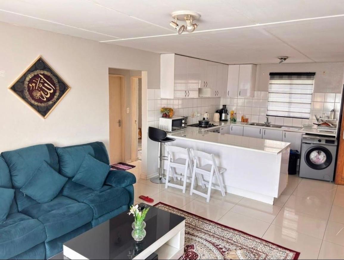 Apartment for sale in Ormonde, Johannesburg, 55 m²