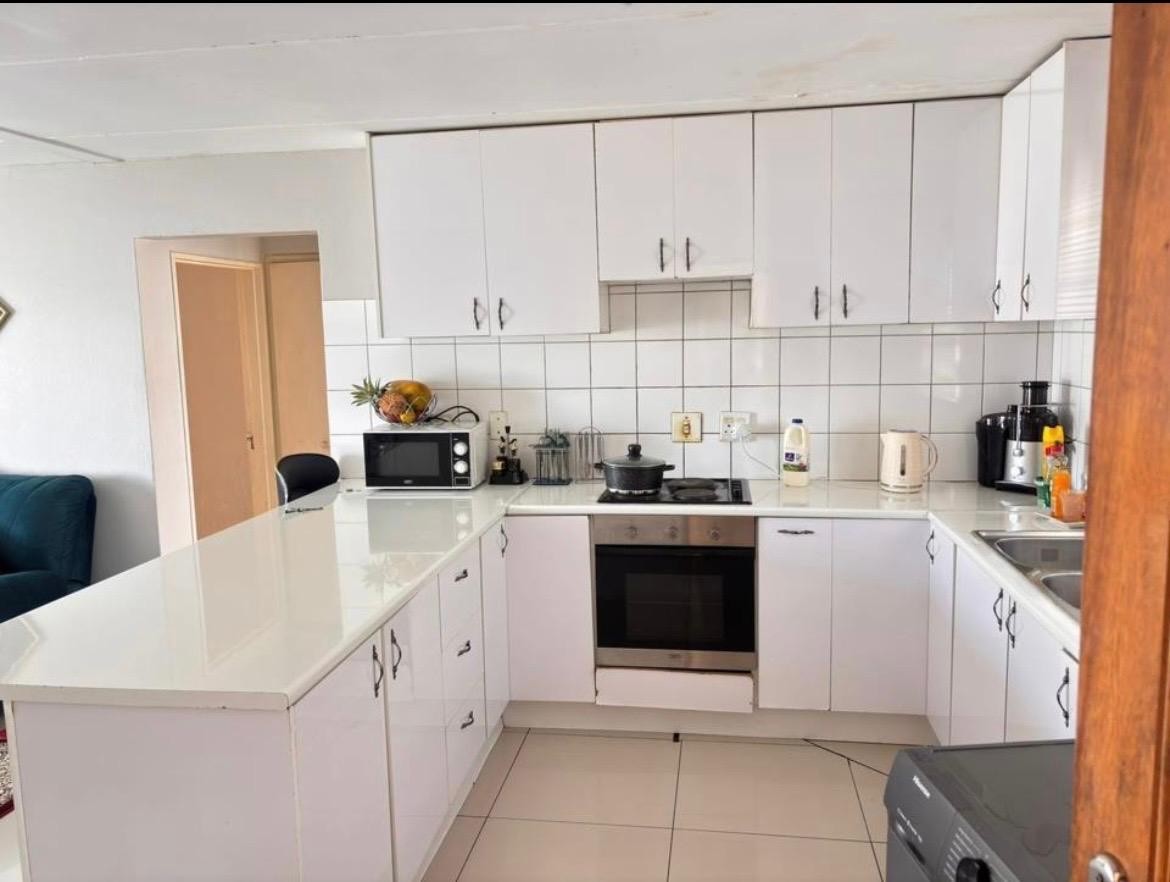 Apartment for sale in Ormonde, Johannesburg, 55 m²