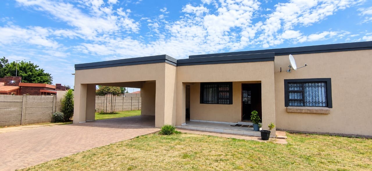 House for sale in Bonanne, Vanderbijlpark, 1216 m²