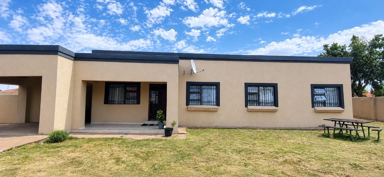 House for sale in Bonanne, Vanderbijlpark, 1216 m²