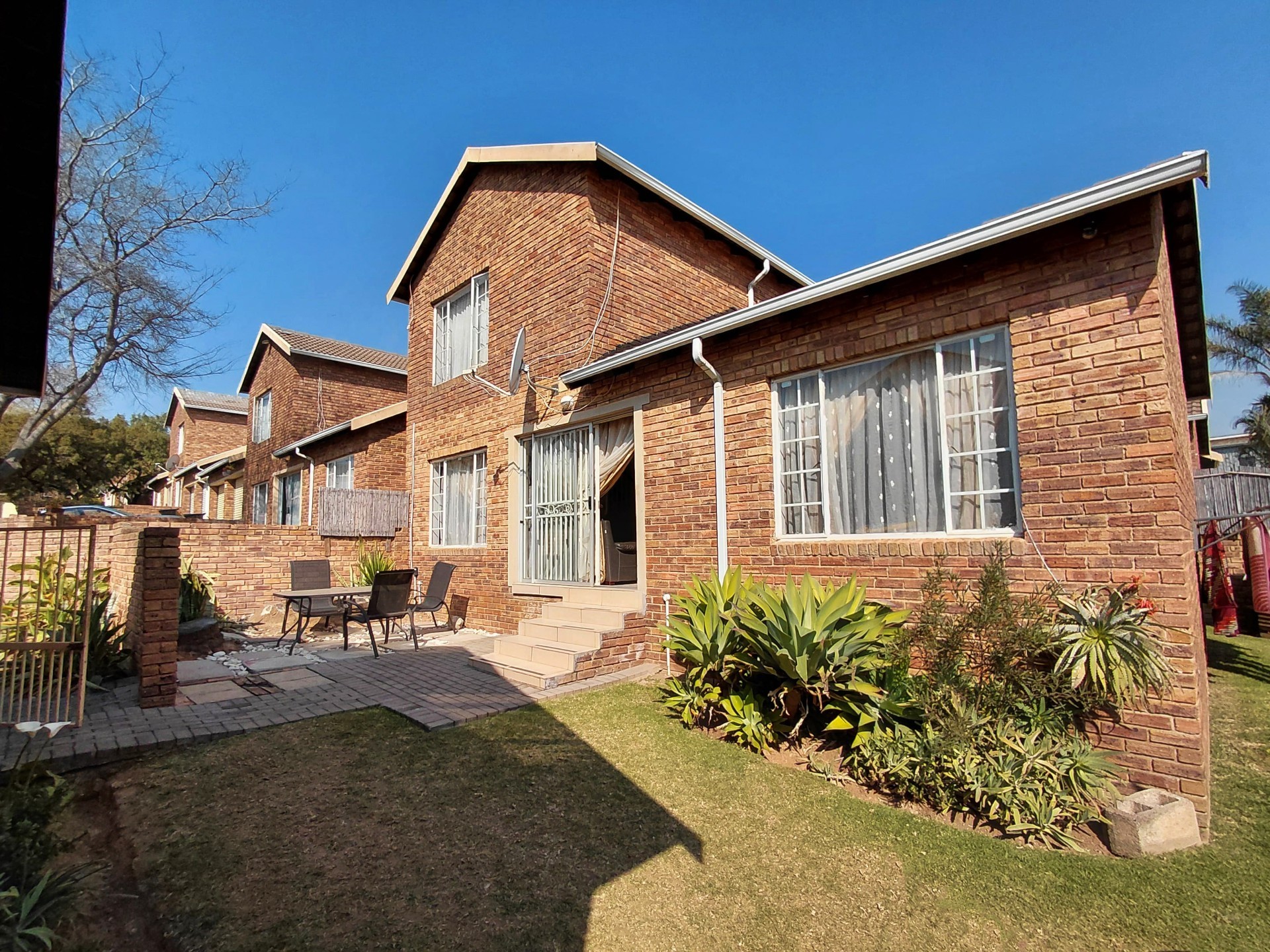 Townhouse for sale in Wilgeheuwel, Roodepoort, 128 m²