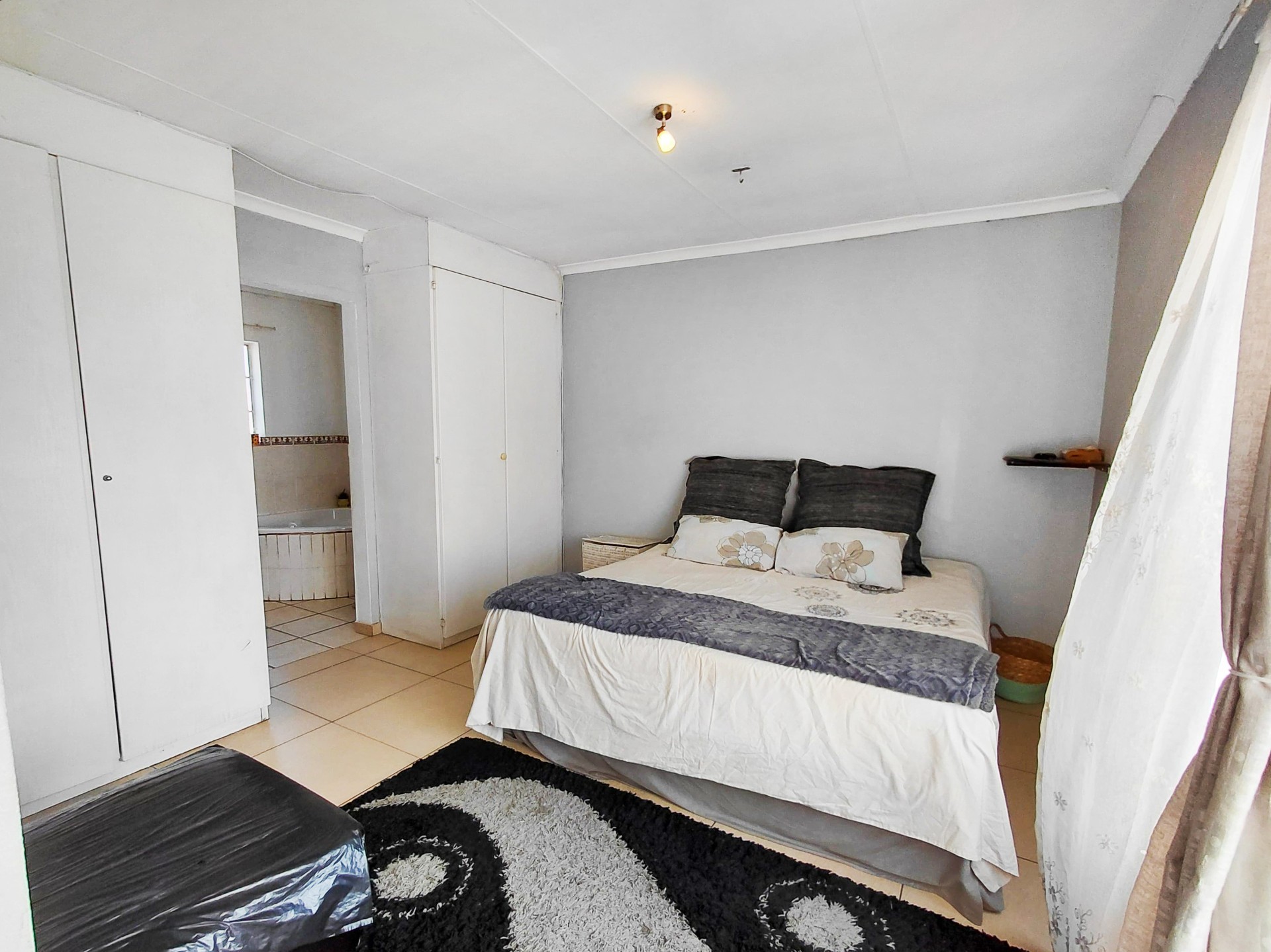 Townhouse for sale in Wilgeheuwel, Roodepoort, 128 m²