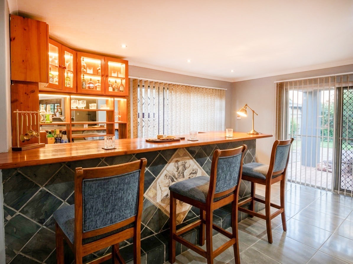 House for sale in Kloofendal, Roodepoort, 1752 m²