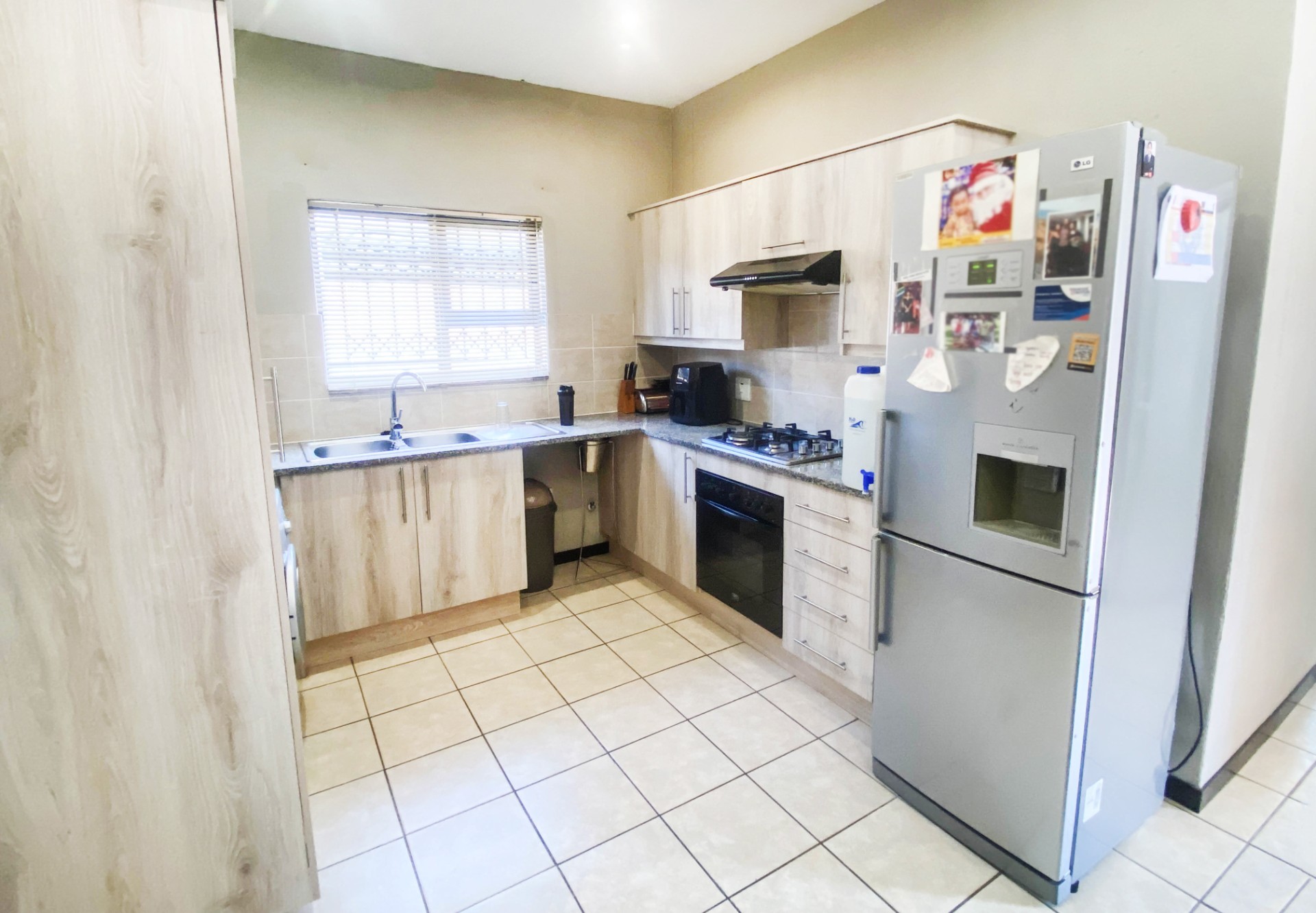 Apartment for sale in Wilgeheuwel, Roodepoort, 85 m²