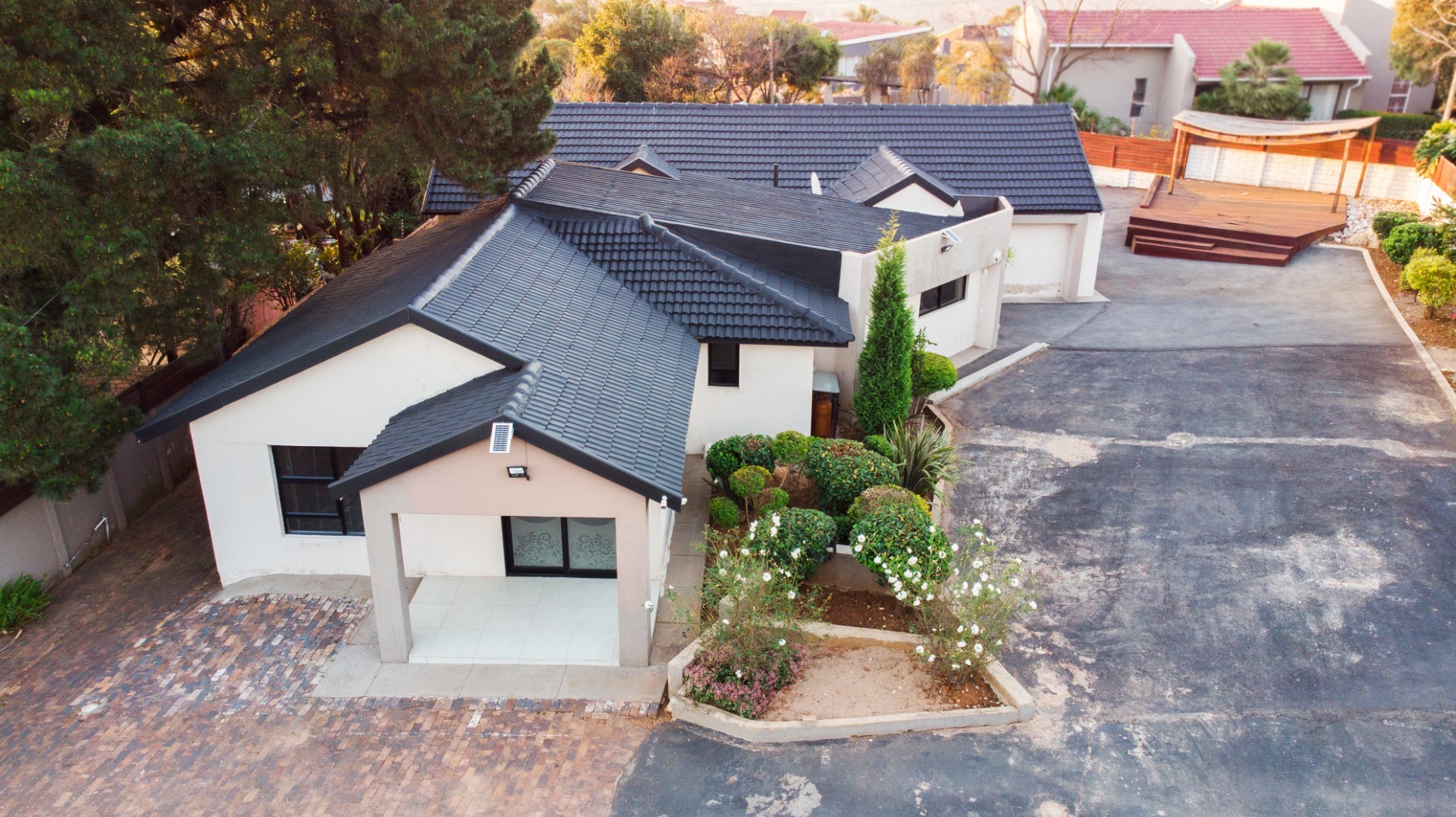 Commercial Property for sale in Helderkruin, Roodepoort, 380 m²