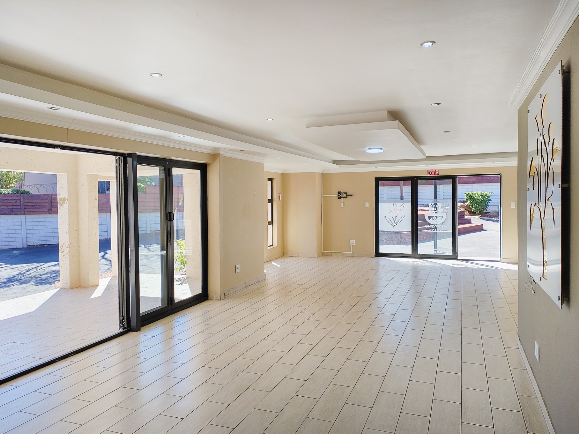 Commercial Property for sale in Helderkruin, Roodepoort, 380 m²